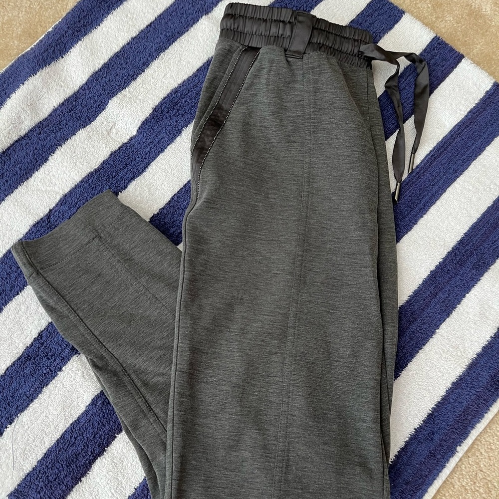 EUC - WHBM Weekend Ball Chain Joggers